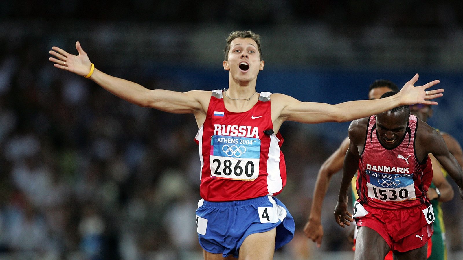 Юрий Борзаковский после победы на Олимпиаде в Афинах-2004